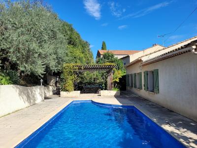 Cosy Single Storey Villa, Garden, Garage And Swimming Pool
