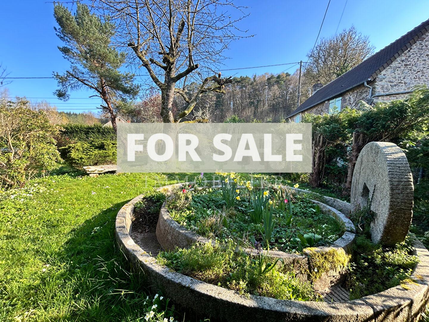Detached Country House with Landscaped Garden