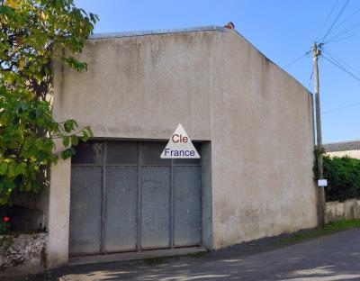 Large Garage with Many Possibilities