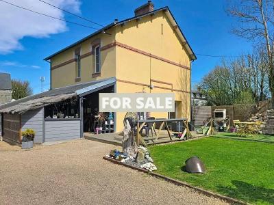 Detached House with Garden by the Coast