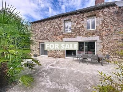Detached House with Garden by the Coast