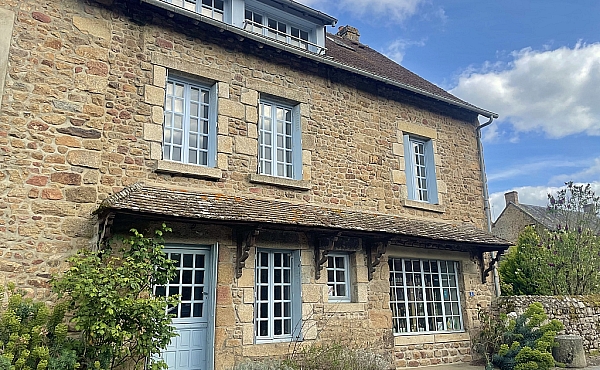 Village House with Restaurant and Accommodation