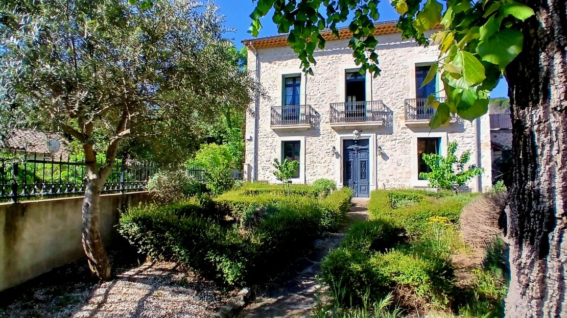 Manor House, Entirely Renovated, Stone Outbuilding, Pool, Garden And Magnificent Views