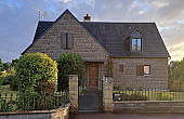 Lovely Mature Detached House with Garden