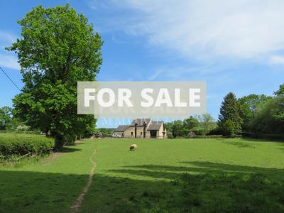 Detached House in 1.2 Hectares of Land with Lake