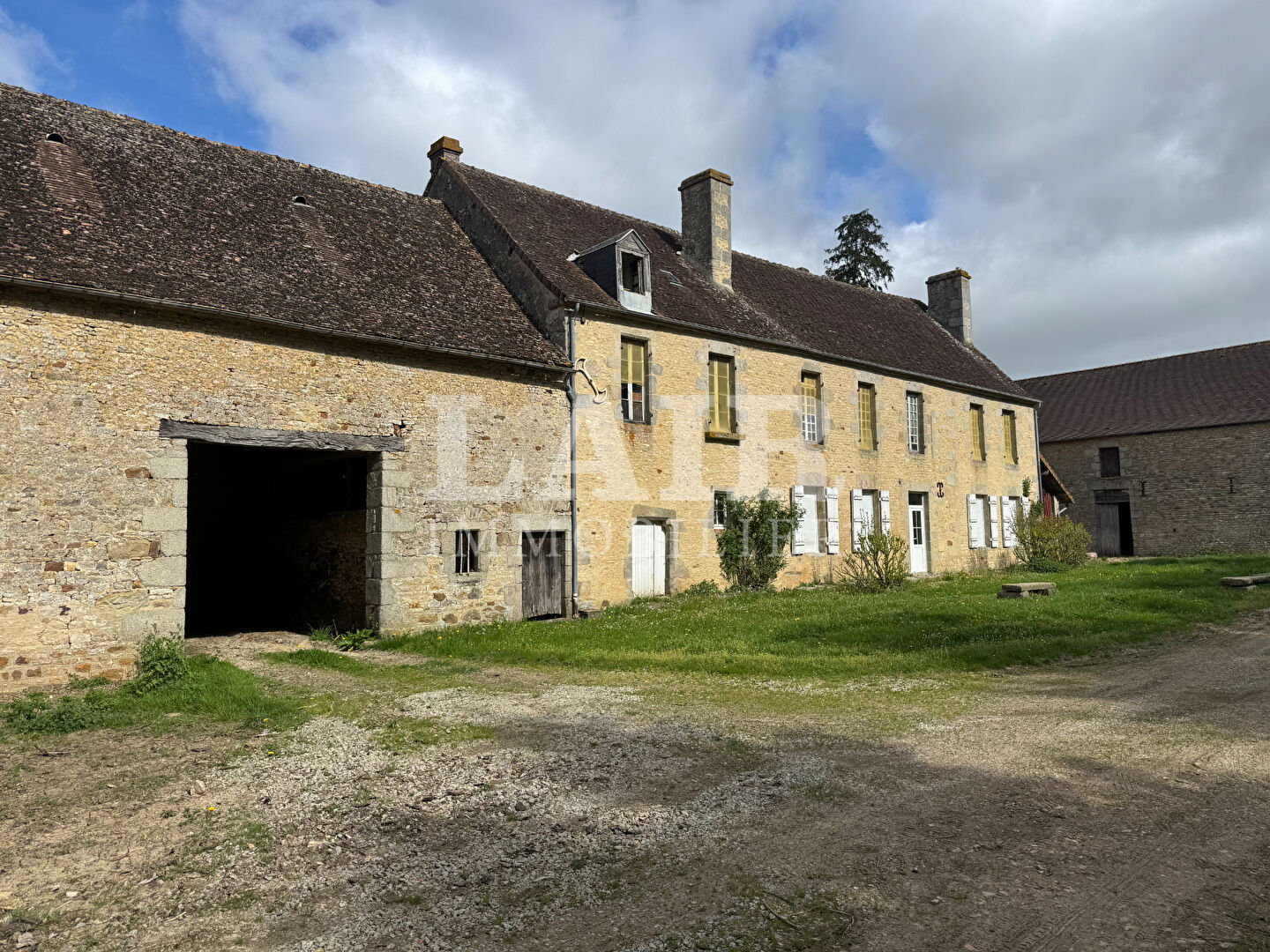 Former Farmhouse with Outbuildings