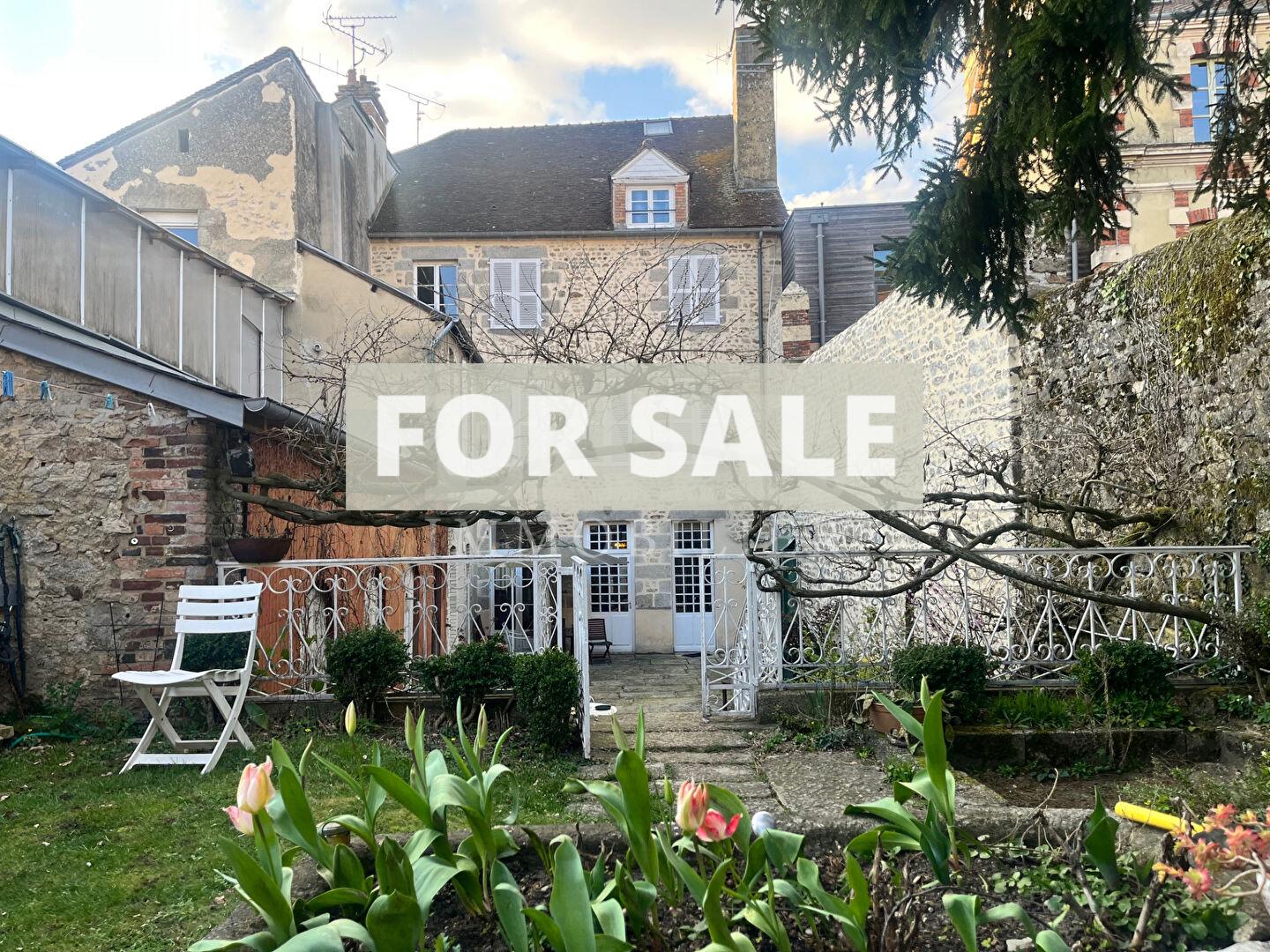 Town House with Garden and Garage