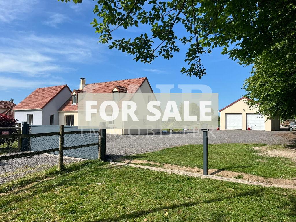 Detached Country House with Landscaped Gardens