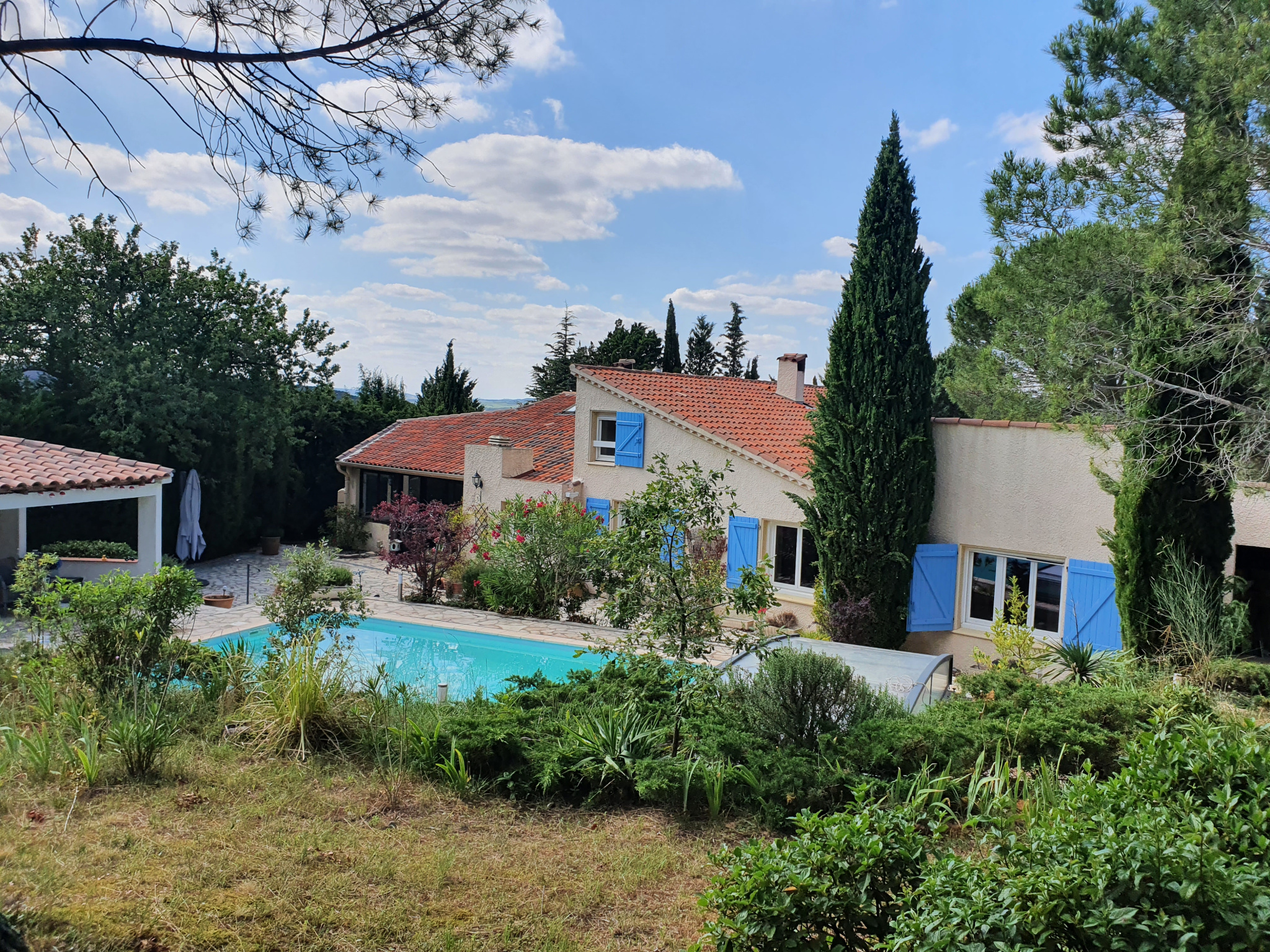 Detached Villa with Swimming Pool in 1.5 Acres of Gardens