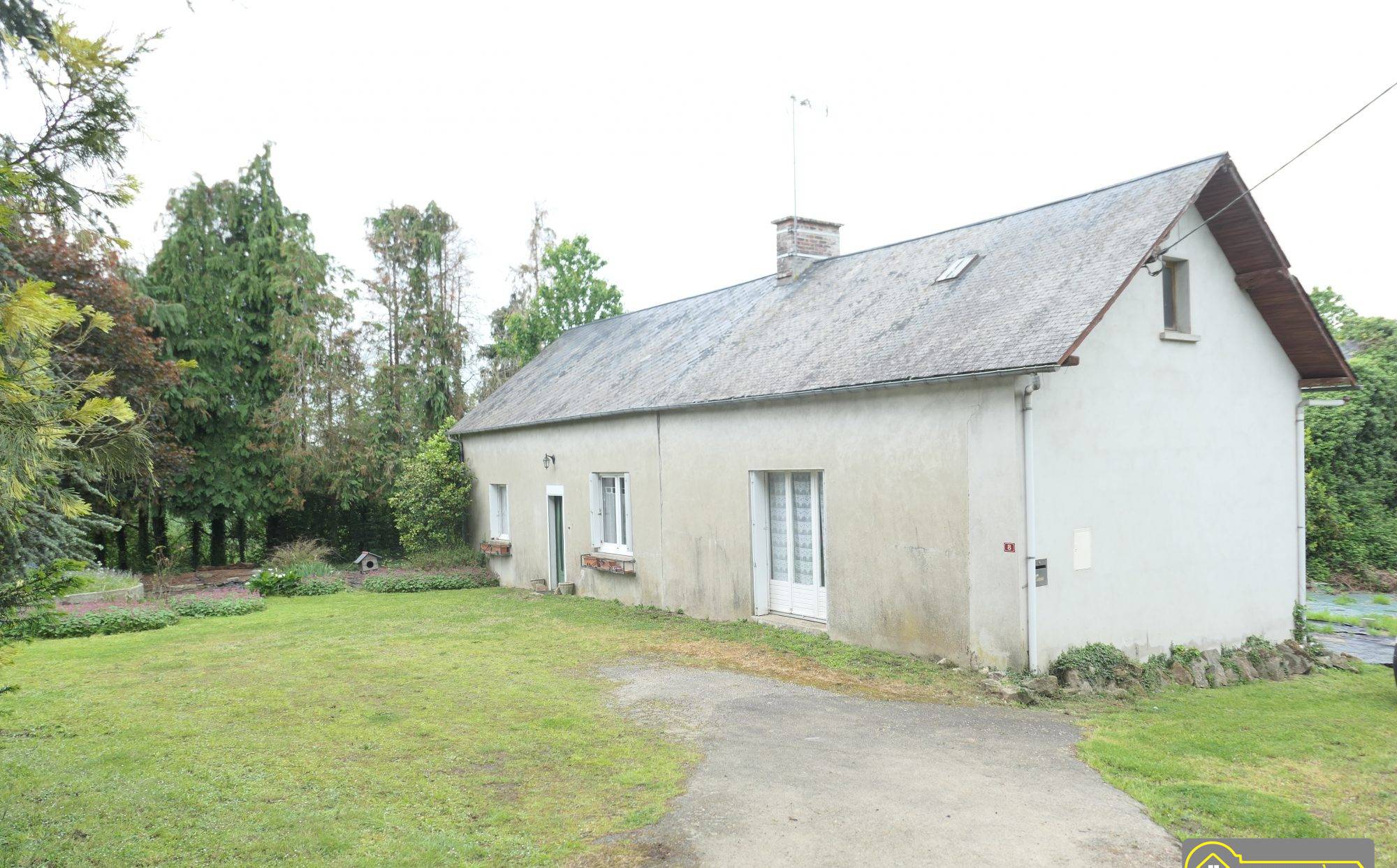 Detached Country House with Almost One Hectare