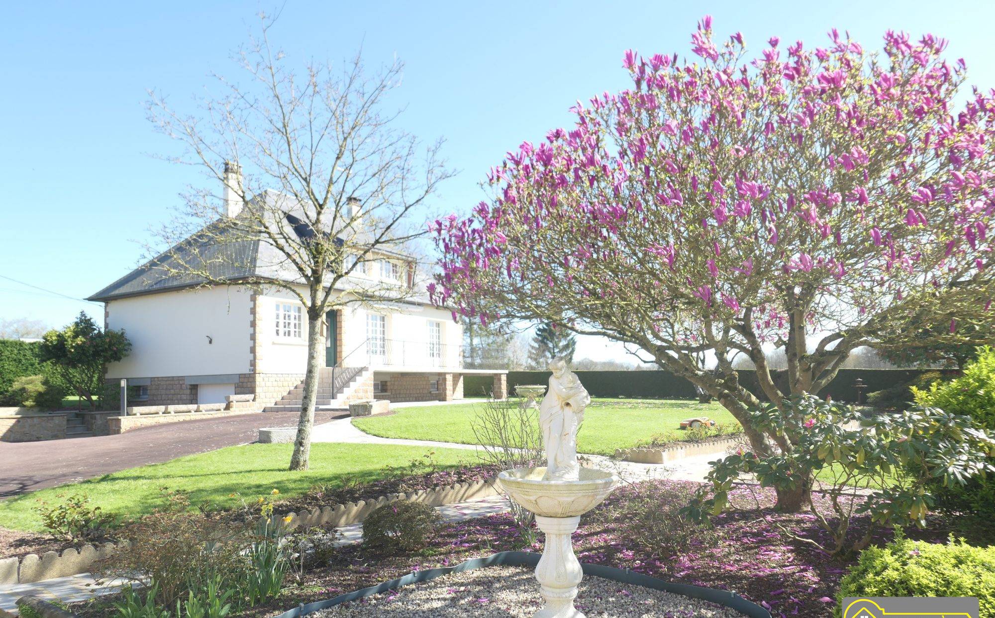Detached Farmhouse with Guest Gite and Outbuildings