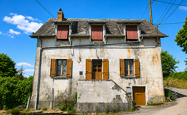 maison-a-renover-dependances-terrain-conceze-correze