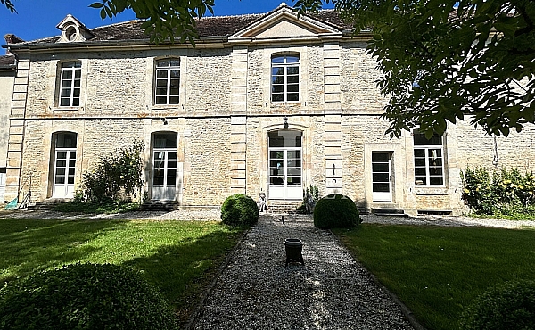 Property_For_Sale_in_France-with_Cle_France_Join_our_mailing_List_DJV06000_b