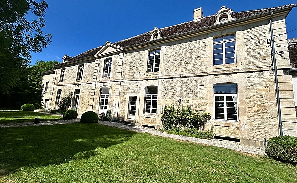 Property_For_Sale_in_France-with_Cle_France_Join_our_mailing_List_DJV06000_c