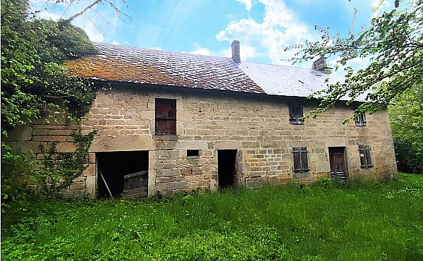 Detached Country House to Renovate in Limousin