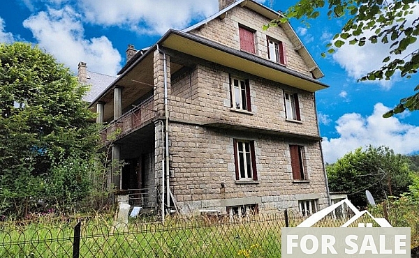 Detached House with More Potential, Nice Garden