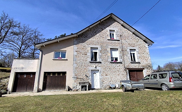 Detached Cointry House with Outbuildings and Open Views