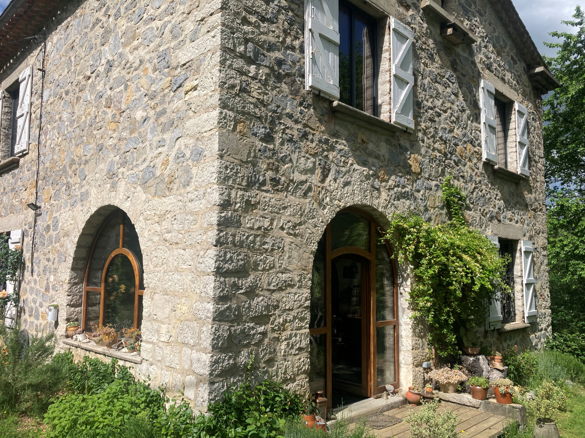Beautifully Renovated Stone Built Country House, Garage and Garden