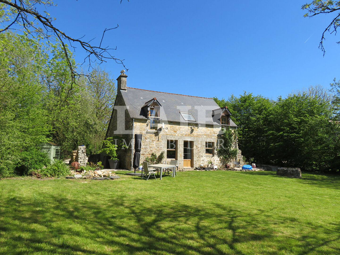 Detached Country House with Delightful Garden