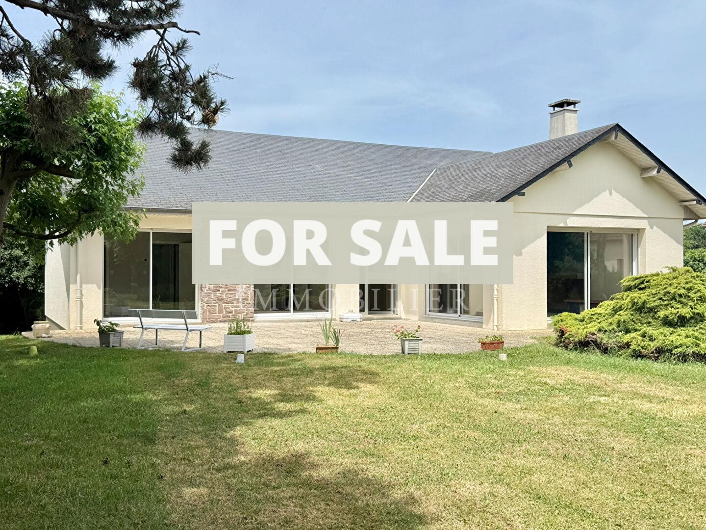 Fully Renovated House with Garden