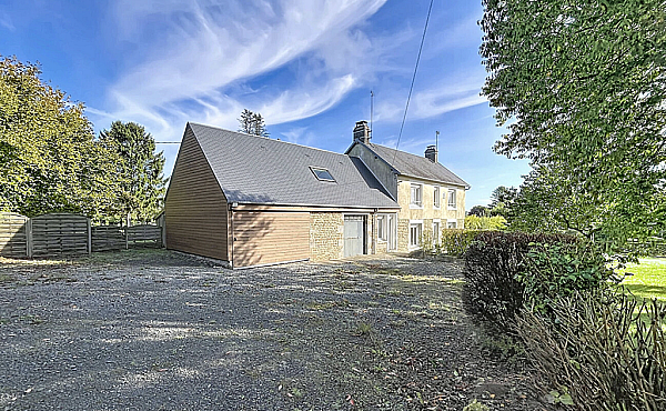 Detached Country House in Over One Acre of Gardens