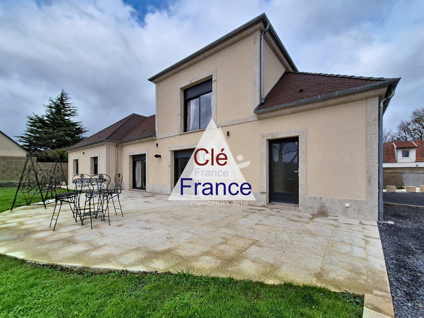 Detached Family Home with Lovely Garden