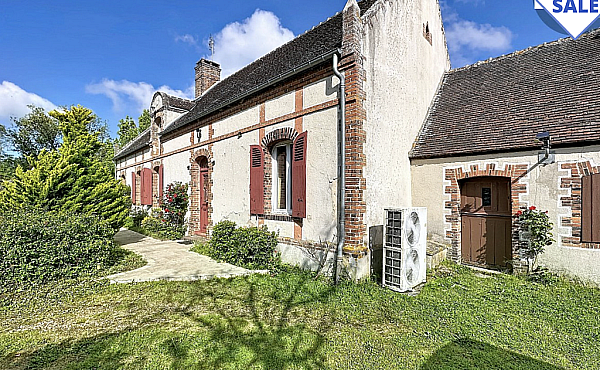 Property_For_Sale_in_France_with_Cle_France_Join_our_mailing_List_AXL06000_2.05