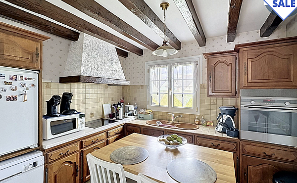 Property_For_Sale_in_France_with_Cle_France_Join_our_mailing_List_AXL06004_3.04