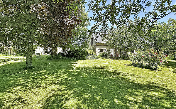 Property_For_Sale_in_France_with_Cle_France_Join_our_mailing_List_AXL06018_2.00