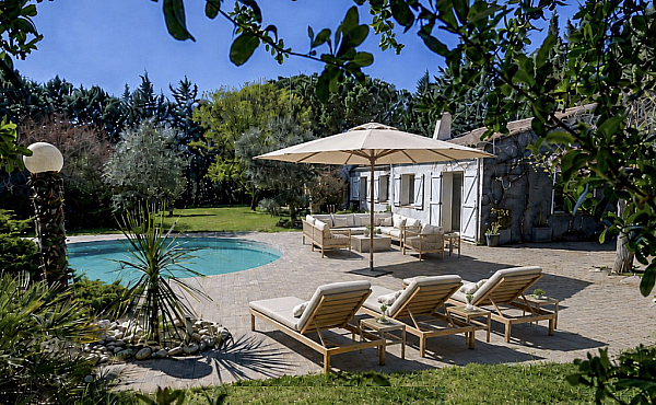 Property_For_Sale_in_France_with_Cle_France_Join_our_mailing_List_AXL06053_8.00