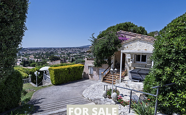 Property_For_Sale_in_France_with_Cle_France_Join_our_mailing_List_AXL06057_3.10
