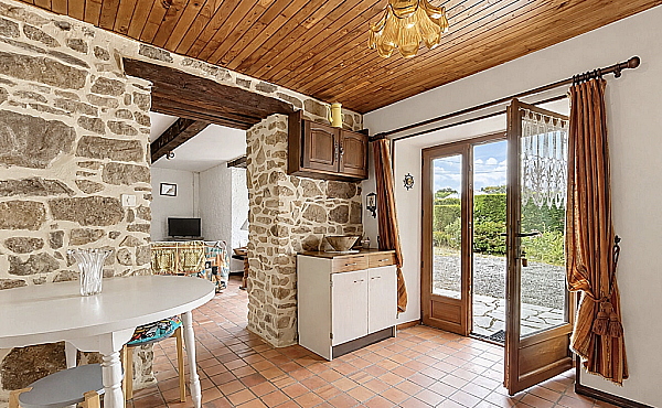 Property_For_Sale_in_France_with_Cle_France_Join_our_mailing_List_LNH12946_3.00.13