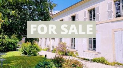 Prestige Detached House with Landscaped Gardens