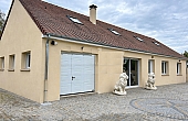 Contemporary Detached House with Garden