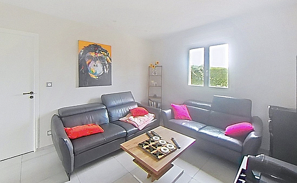 Property_For_Sale_in_France_with_Cle_France_Join_our_mailing_List_AXL06068_2.09