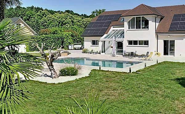 Property_For_Sale_in_France_with_Cle_France_Join_our_mailing_List_AXL06089_2.20