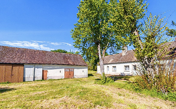 Property_For_Sale_in_France_with_Cle_France_Join_our_mailing_List_AXL06108_2.49