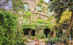 House In The Historic Centre, Beautiful Courtyard And Tree-lined Garden