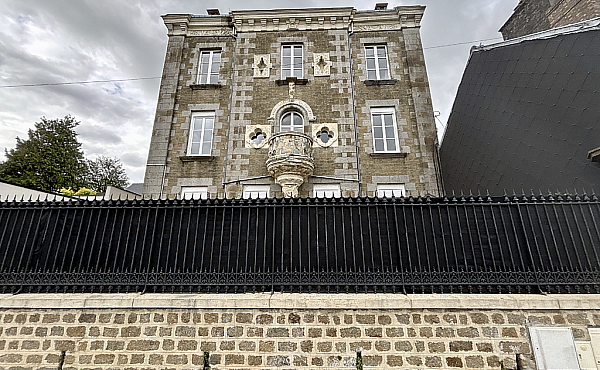 Apartment For Sale in Period Property in Normandy