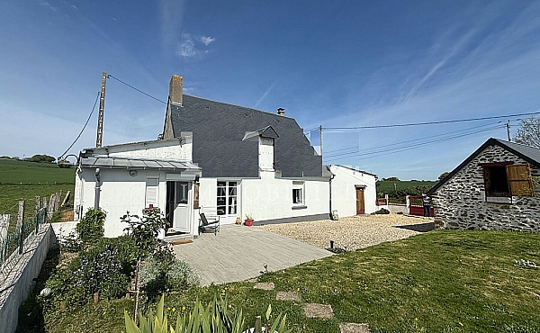 Detached Country House with Open View