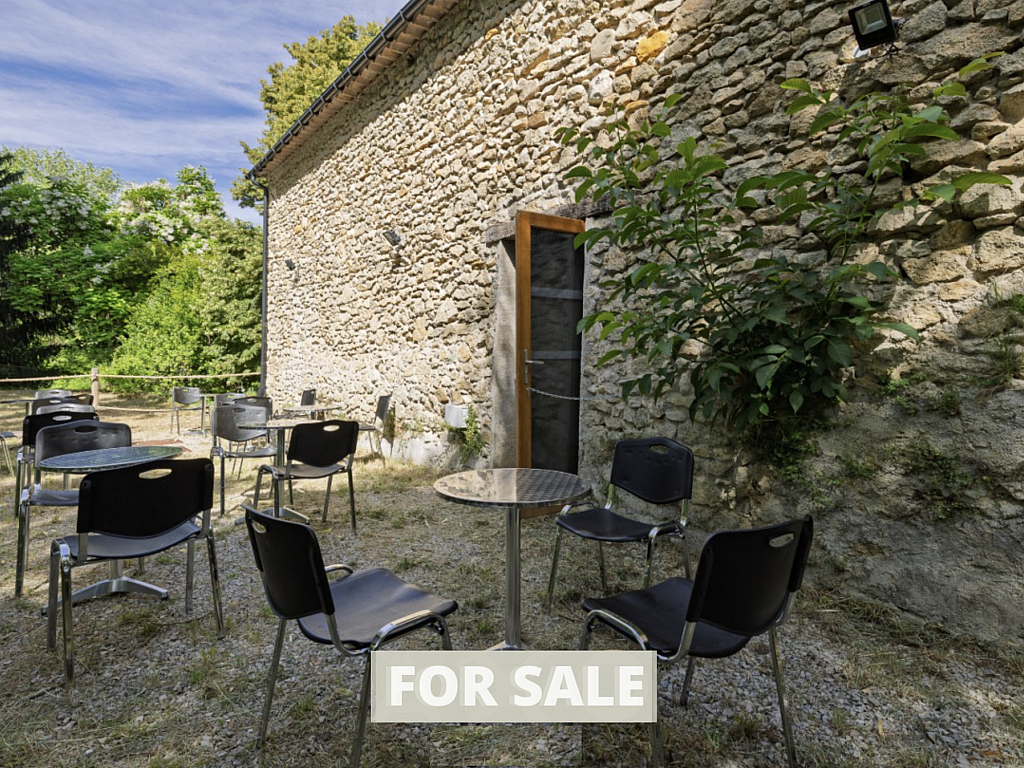 Property_For_Sale_in_France_with_Cle_France_Join_our_mailing_List_AXL06110_0.58