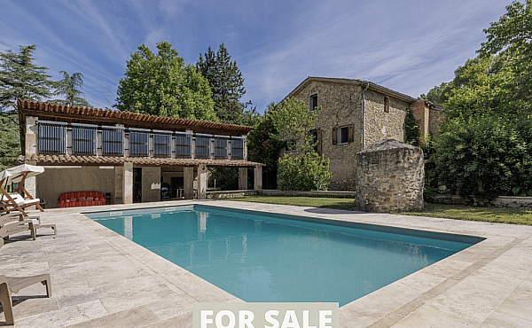 Property_For_Sale_in_France_with_Cle_France_Join_our_mailing_List_AXL06110_0.01
