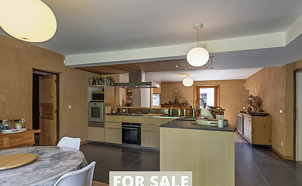 Property_For_Sale_in_France_with_Cle_France_Join_our_mailing_List_AXL06110_0.35