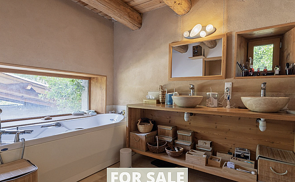Property_For_Sale_in_France_with_Cle_France_Join_our_mailing_List_AXL06110_0.46