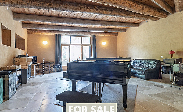 Property_For_Sale_in_France_with_Cle_France_Join_our_mailing_List_AXL06110_0.55