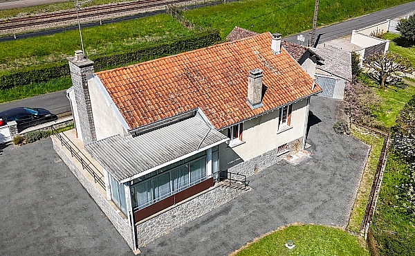Property_For_Sale_in_France_with_Cle_France_Join_our_mailing_List_AMR00129_182
