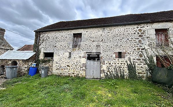Large Barn Renovation Project, Huge Potential