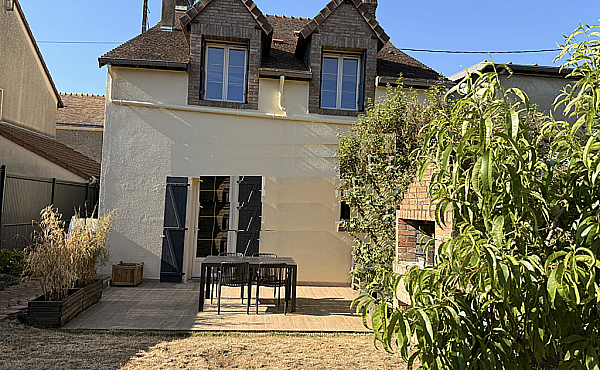 Beautifully Renovated House with Landscaped Garden