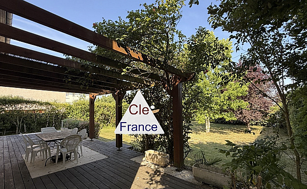 Property_For_Sale_in_France_with_Cle_France_Join_our_mailing_List_AXL06124_2.15