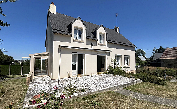 Detached House with Landscaped Garden